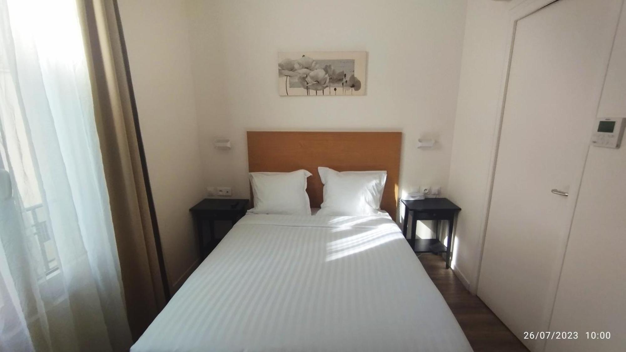 Hotel Des Arts Rueil-Malmaison Buitenkant foto