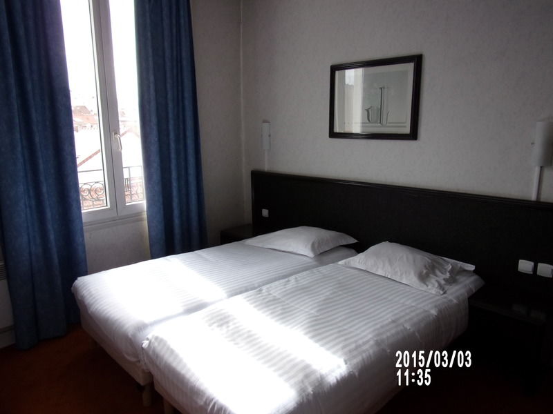 Hotel Des Arts Rueil-Malmaison Buitenkant foto