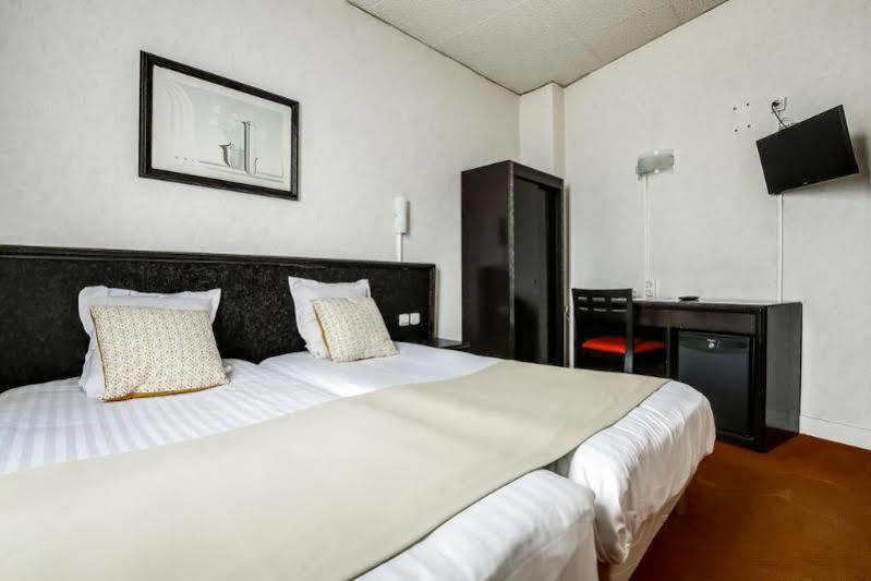 Hotel Des Arts Rueil-Malmaison Buitenkant foto