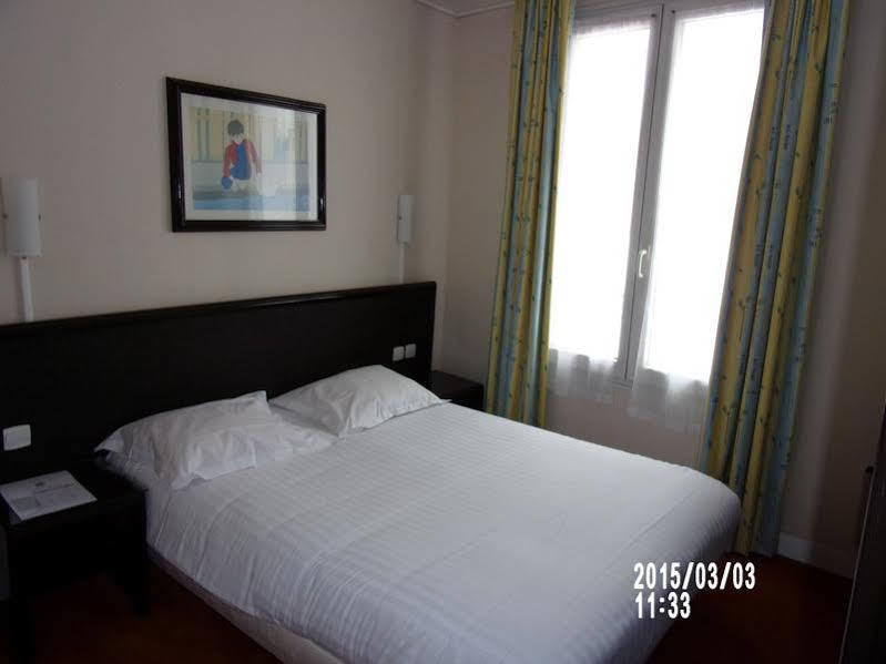 Hotel Des Arts Rueil-Malmaison Buitenkant foto
